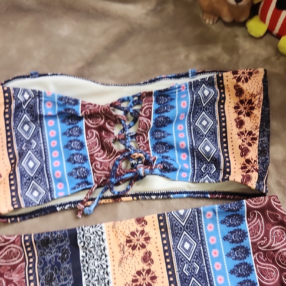 Colorful Patterned Bikini Set - Picture 3 of 10